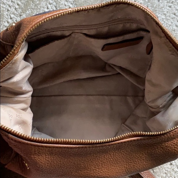 Large Michael Kors Crossbody Handbag - Picture 8 of 9